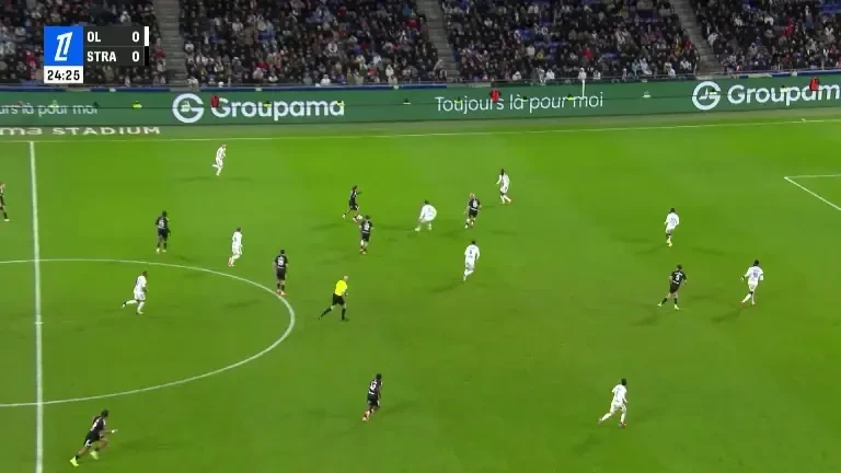 Olympique Lyon - Strasbourg 0-1: Joaquin Panichelli (25)